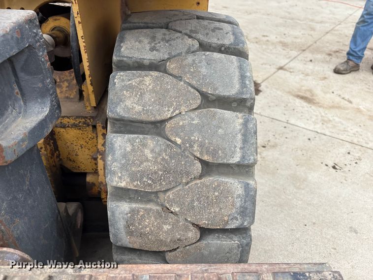 image for item FG2945 Caterpillar V80E forklift
