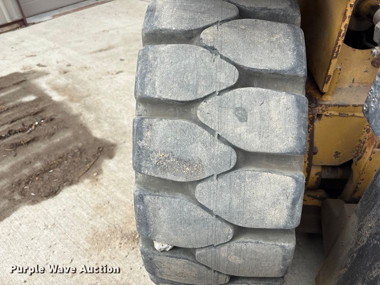 image for item FG2945 Caterpillar V80E forklift