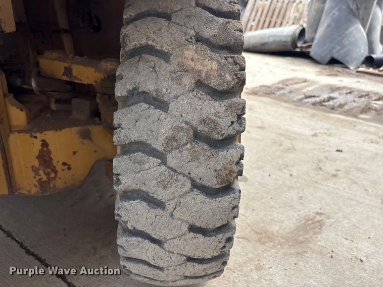 image for item FG2945 Caterpillar V80E forklift