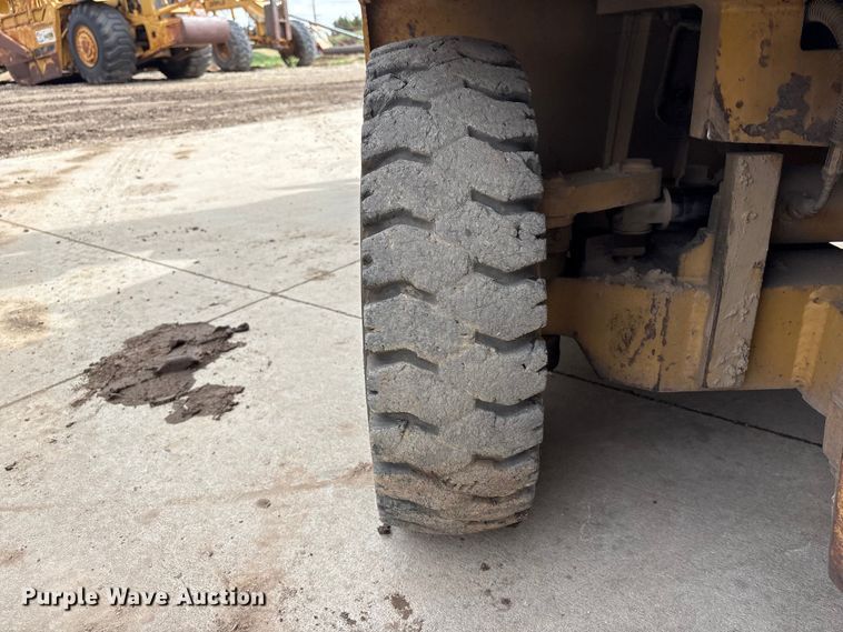image for item FG2945 Caterpillar V80E forklift