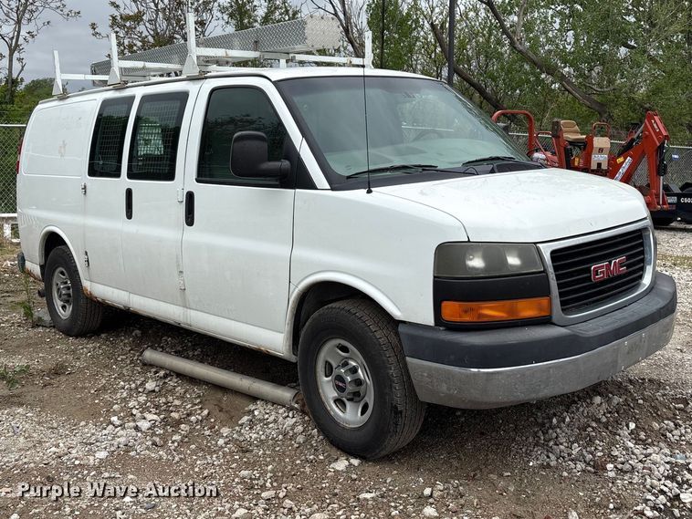 image for item FG2946 2011 GMC Savana van