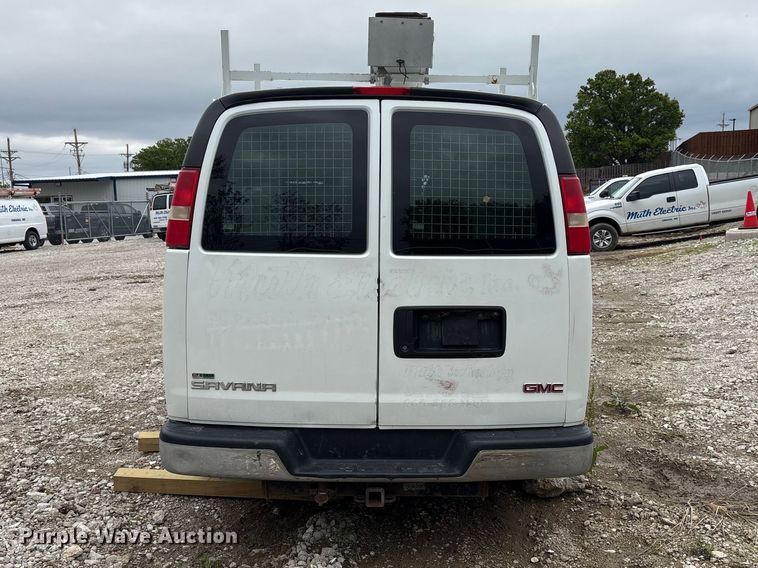 image for item FG2946 2011 GMC Savana van