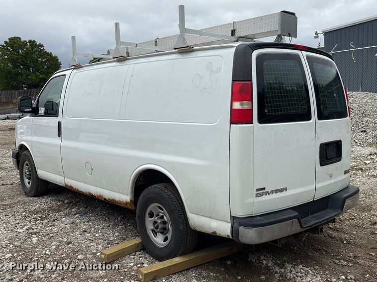 image for item FG2946 2011 GMC Savana van