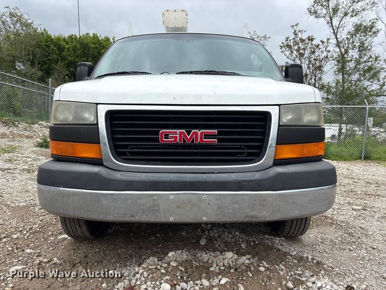 image for item FG2946 2011 GMC Savana van