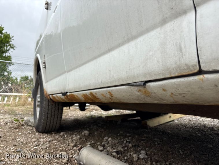 image for item FG2946 2011 GMC Savana van