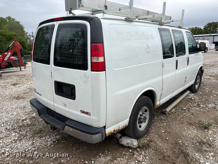 image for item FG2946 2011 GMC Savana van
