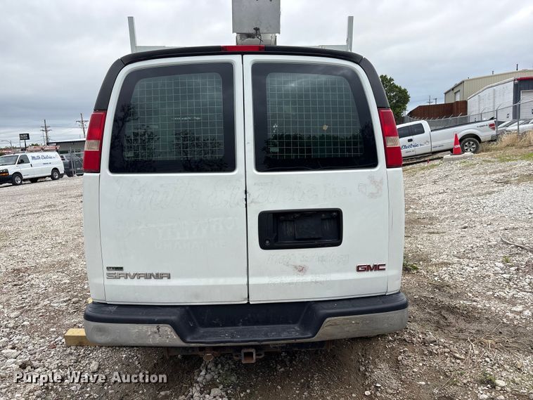 image for item FG2946 2011 GMC Savana van