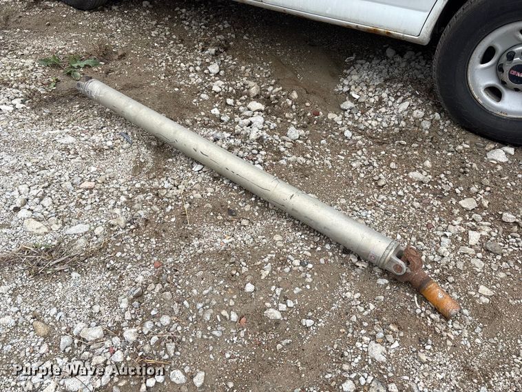 image for item FG2946 2011 GMC Savana van