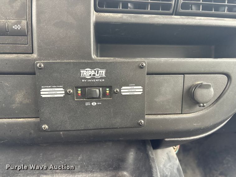 image for item FG2946 2011 GMC Savana van
