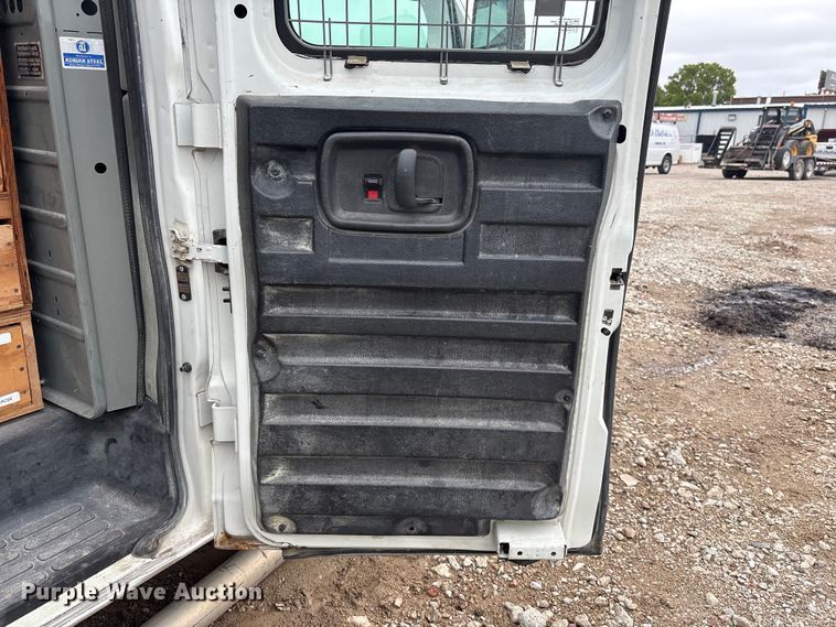 image for item FG2946 2011 GMC Savana van