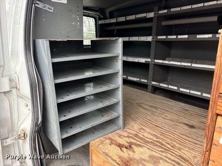 image for item FG2946 2011 GMC Savana van