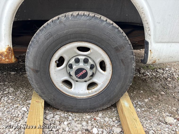 image for item FG2946 2011 GMC Savana van
