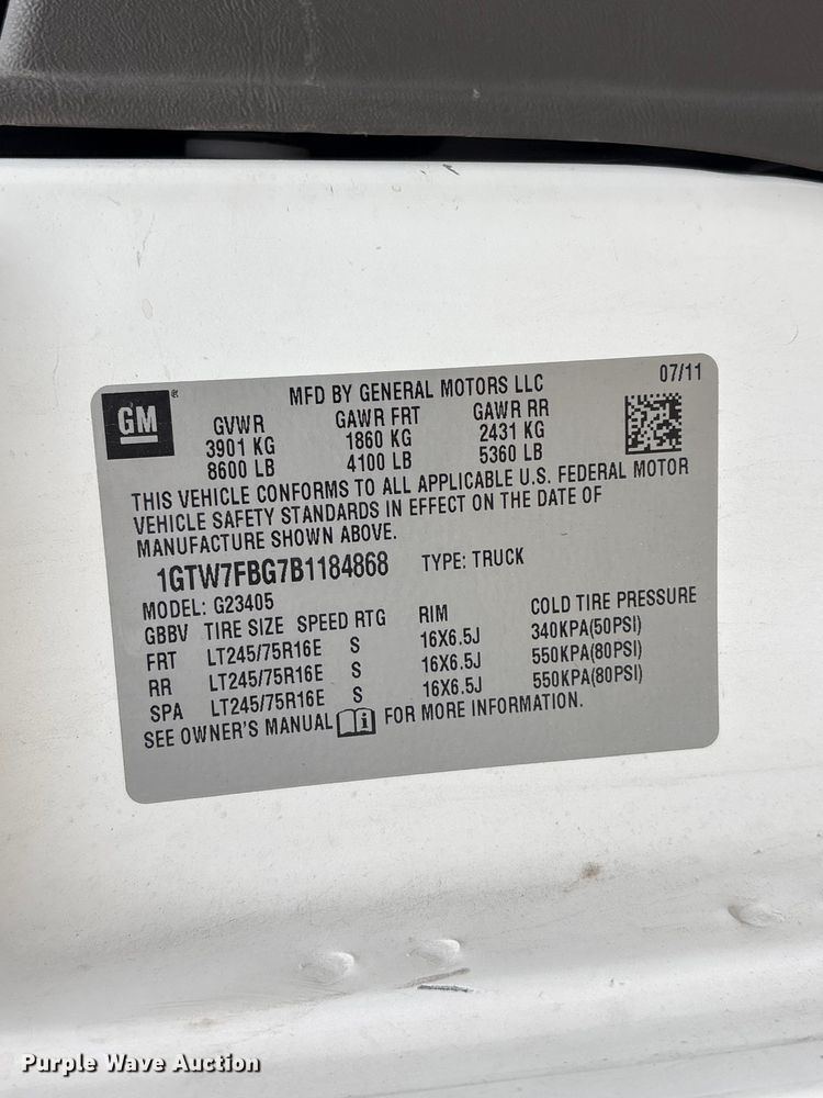 image for item FG2946 2011 GMC Savana van