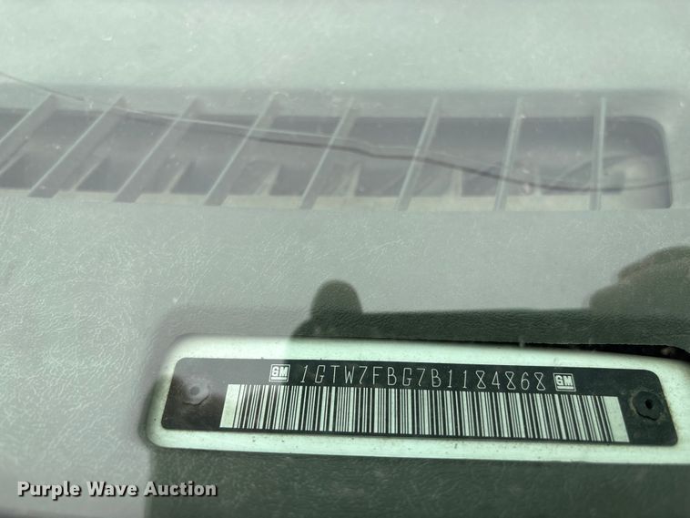 image for item FG2946 2011 GMC Savana van
