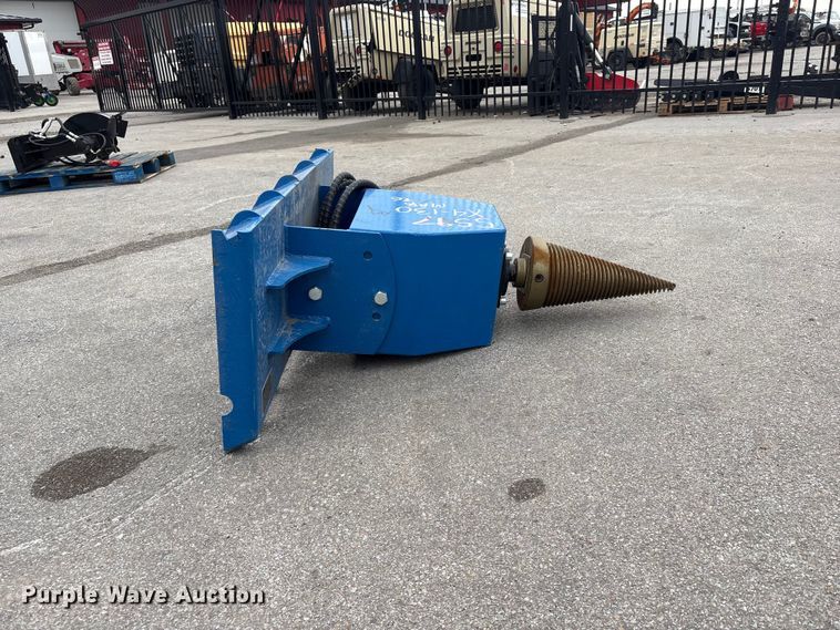 image for item FG2993 2026 Giyi LS43 skid steer log splitter