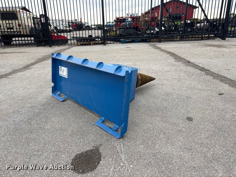 image for item FG2993 2026 Giyi LS43 skid steer log splitter