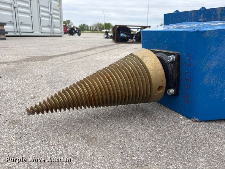 image for item FG2993 2026 Giyi LS43 skid steer log splitter