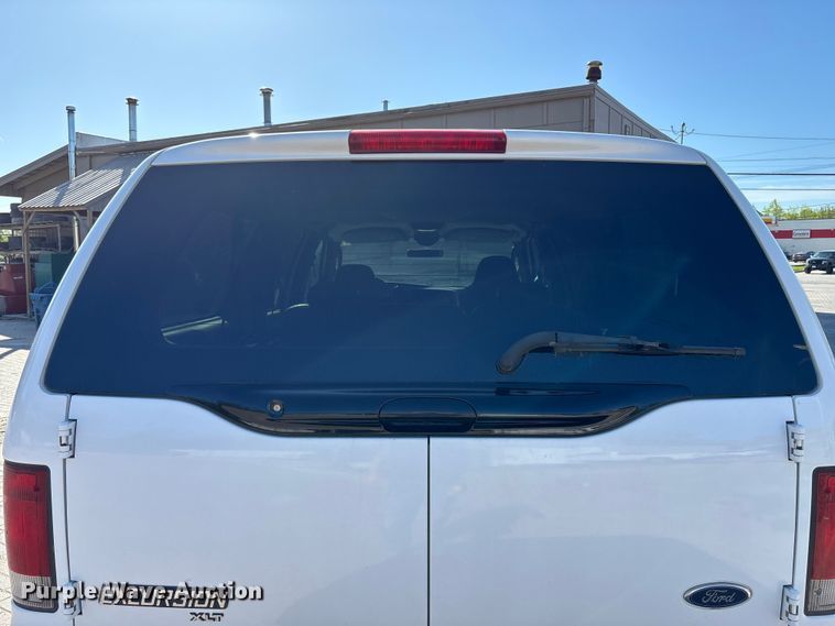 image for item FH7063 2003 Ford Excursion XLT 