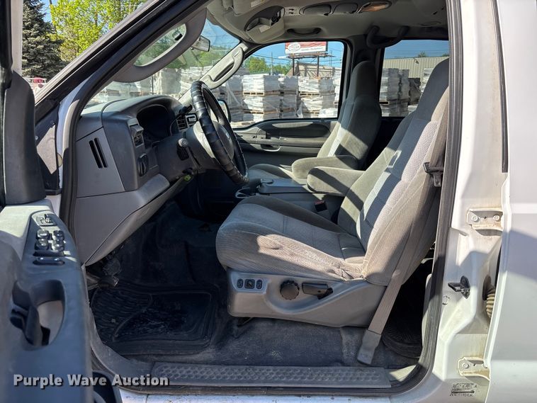 image for item FH7063 2003 Ford Excursion XLT 