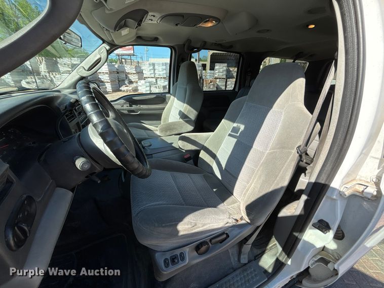 image for item FH7063 2003 Ford Excursion XLT 