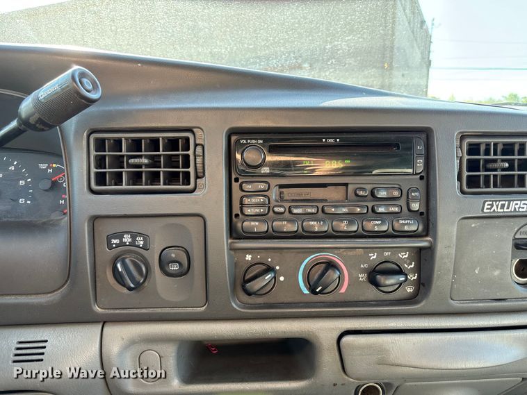 image for item FH7063 2003 Ford Excursion XLT 