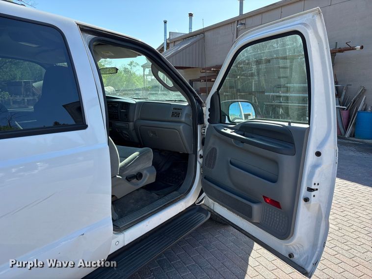 image for item FH7063 2003 Ford Excursion XLT 