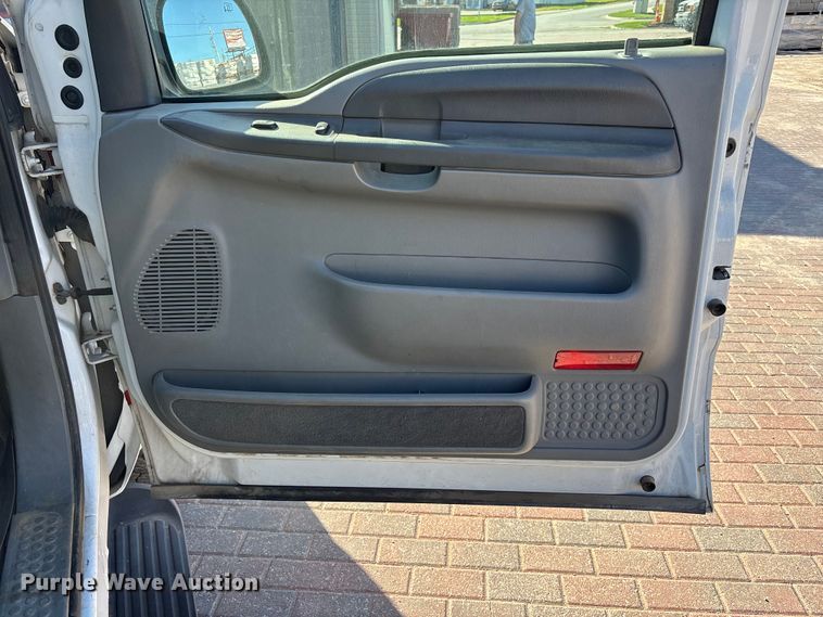 image for item FH7063 2003 Ford Excursion XLT 