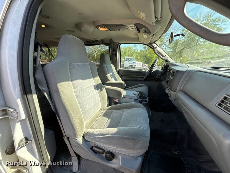 image for item FH7063 2003 Ford Excursion XLT 