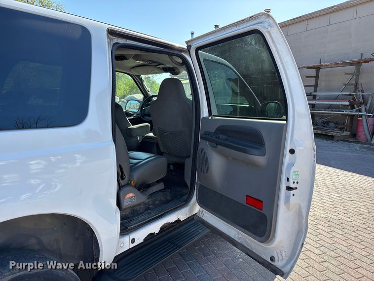 image for item FH7063 2003 Ford Excursion XLT 