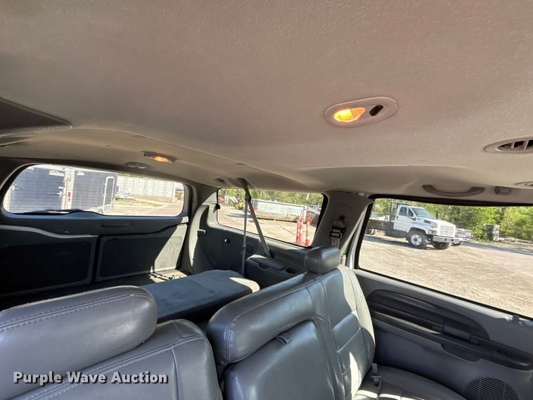 image for item FH7063 2003 Ford Excursion XLT 