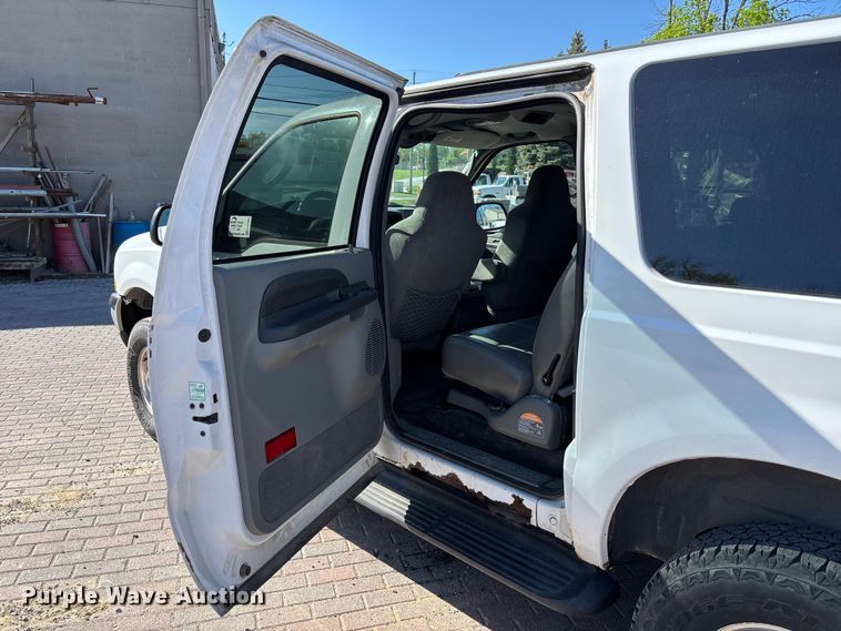 image for item FH7063 2003 Ford Excursion XLT 