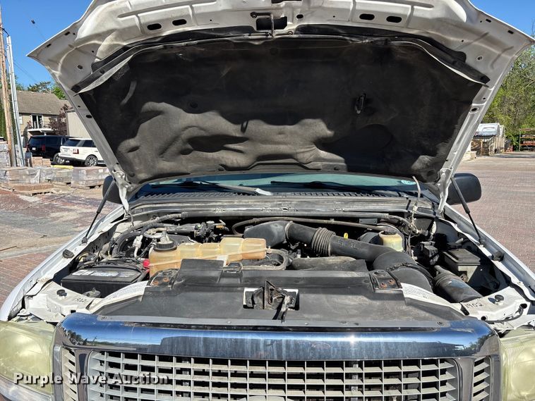 image for item FH7063 2003 Ford Excursion XLT 