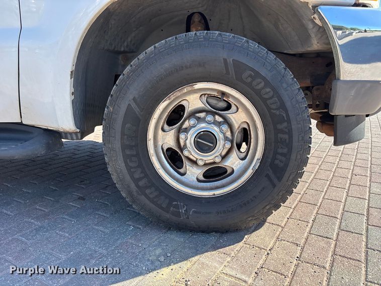 image for item FH7063 2003 Ford Excursion XLT 