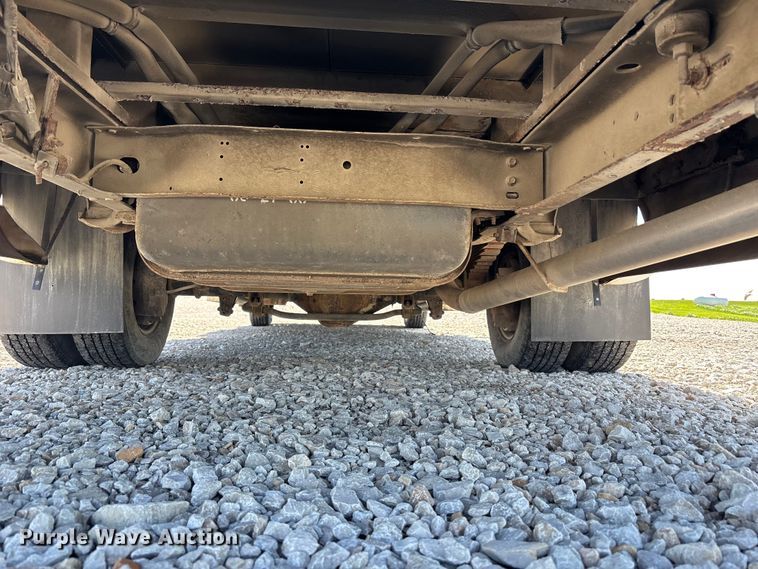 image for item FH7069 2003 Ford E450 Super Duty shuttle bus