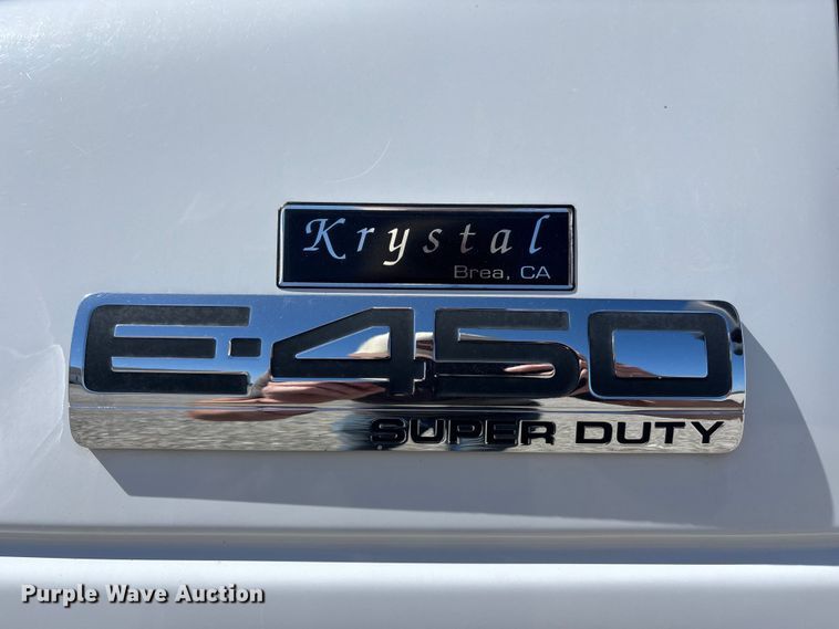 image for item FH7070 2008 Ford E-450 shuttle bus
