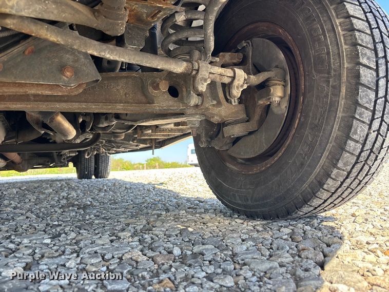 image for item FH7070 2008 Ford E-450 shuttle bus