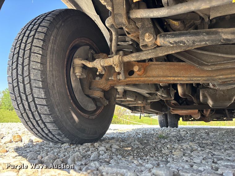image for item FH7070 2008 Ford E-450 shuttle bus