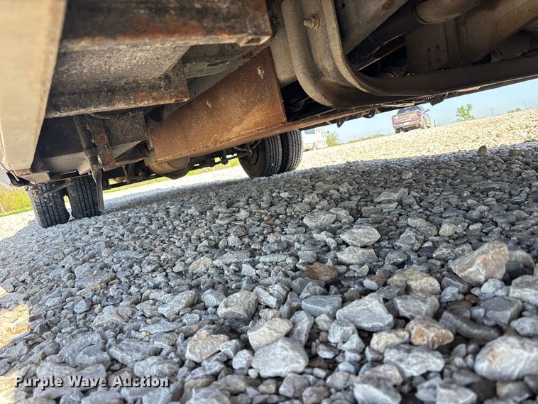 image for item FH7070 2008 Ford E-450 shuttle bus