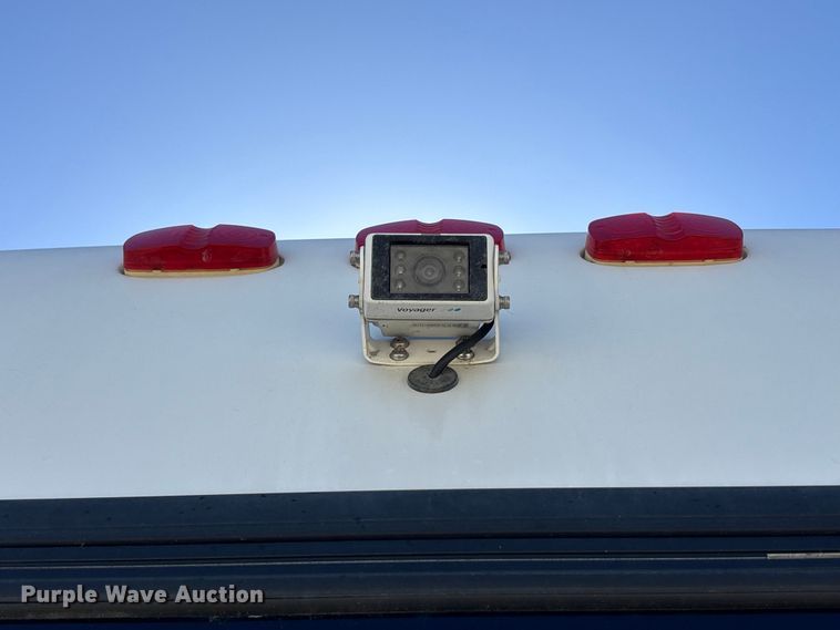 image for item FH7070 2008 Ford E-450 shuttle bus