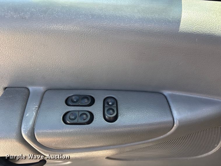 image for item FH7070 2008 Ford E-450 shuttle bus