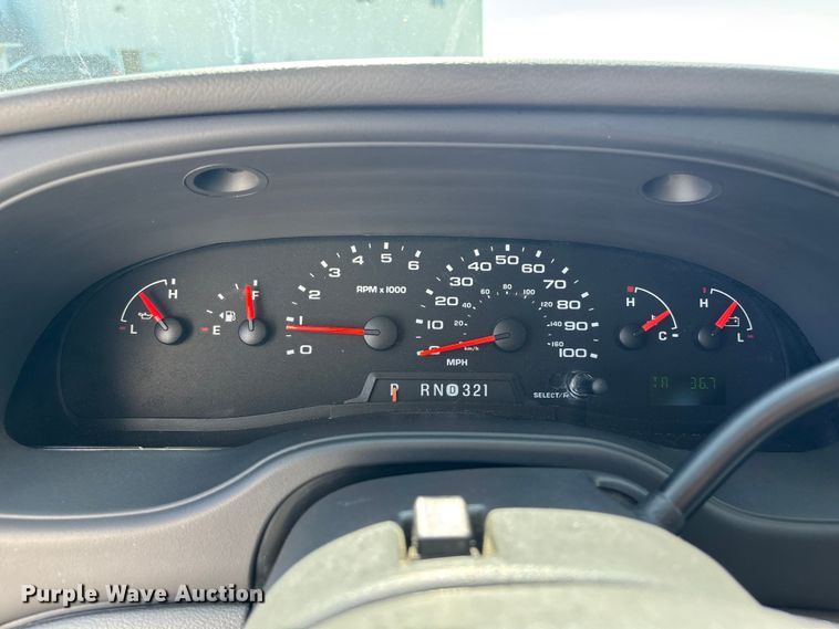 image for item FH7070 2008 Ford E-450 shuttle bus