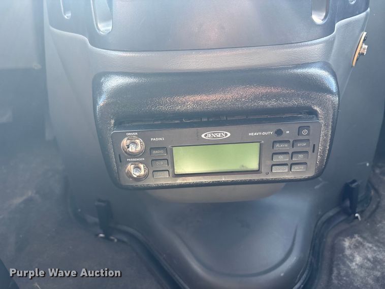 image for item FH7070 2008 Ford E-450 shuttle bus