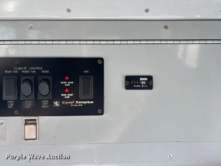 image for item FH7070 2008 Ford E-450 shuttle bus