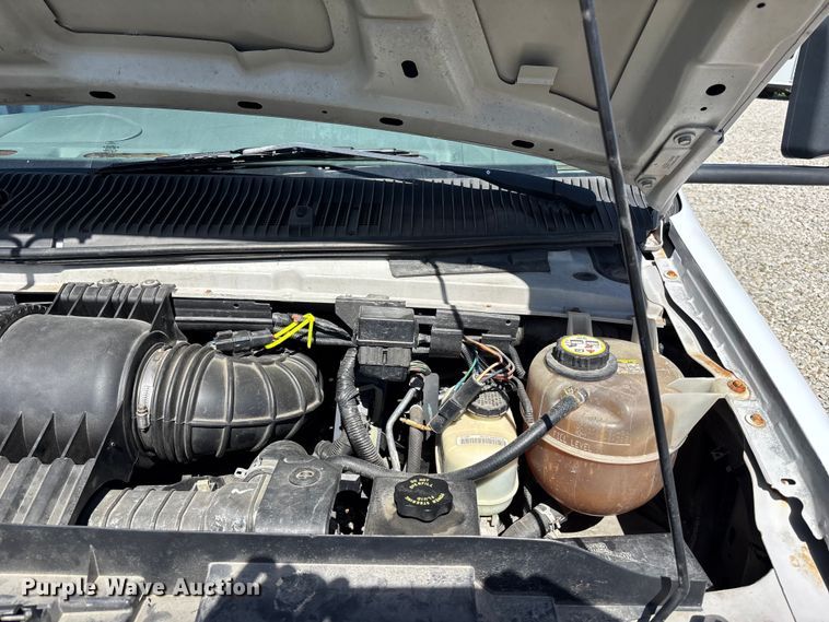 image for item FH7070 2008 Ford E-450 shuttle bus