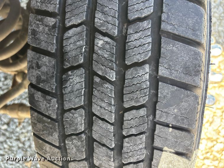 image for item FH7070 2008 Ford E-450 shuttle bus