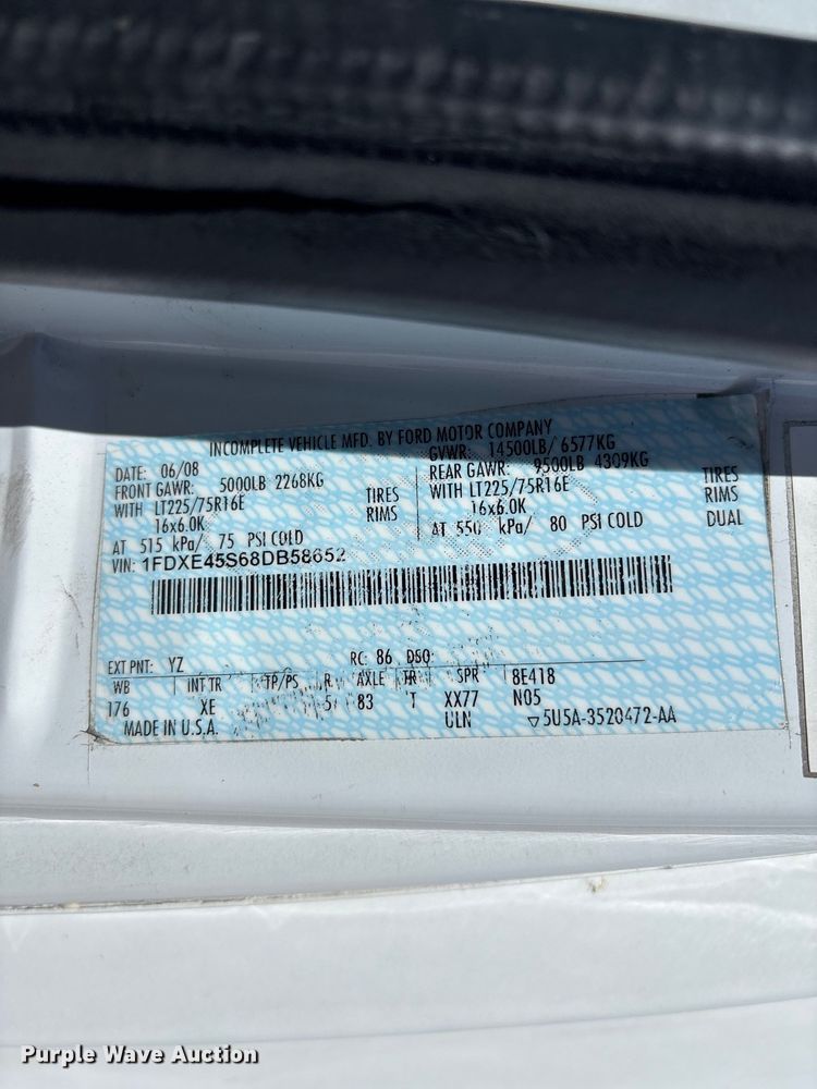 image for item FH7070 2008 Ford E-450 shuttle bus