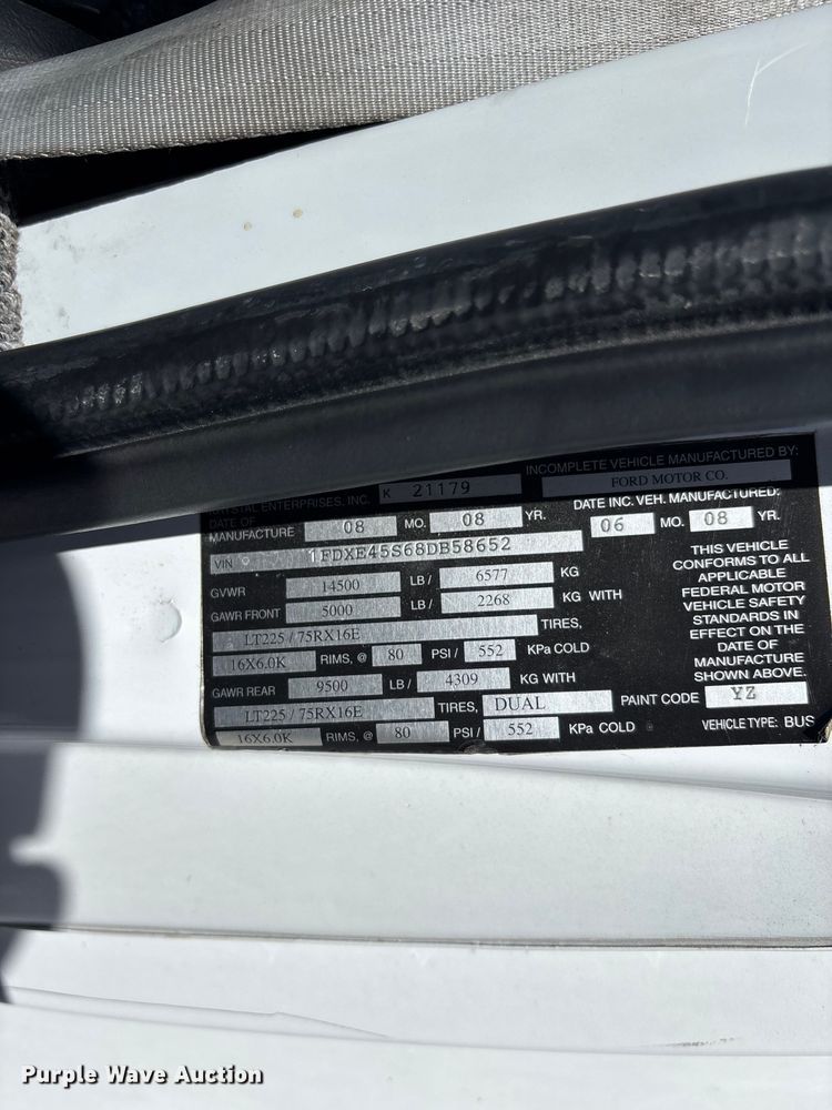 image for item FH7070 2008 Ford E-450 shuttle bus