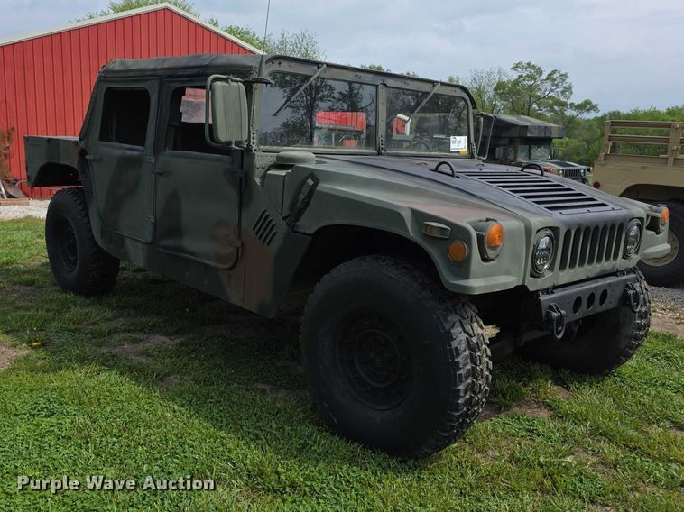 image for item FI1000 1990 AM General M998 Humvee SUV