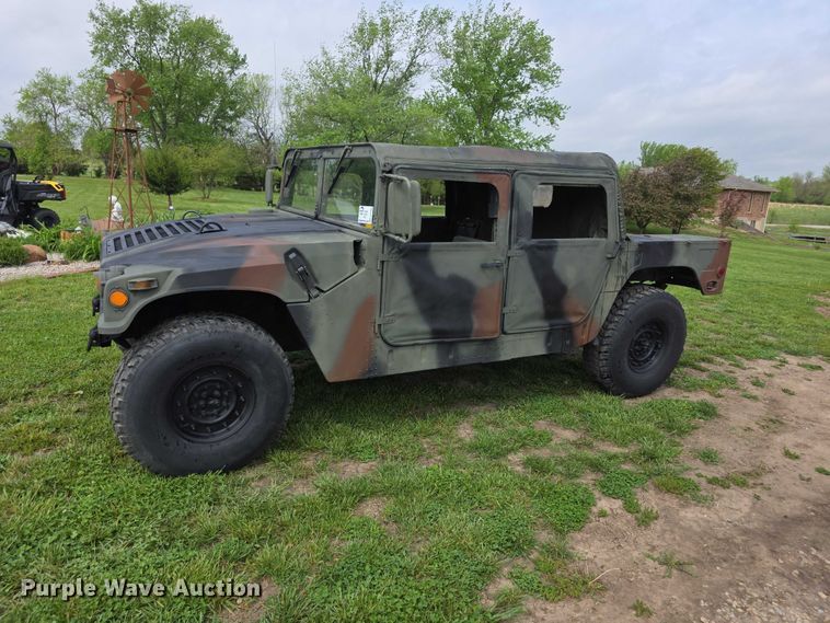 image for item FI1000 1990 AM General M998 Humvee SUV