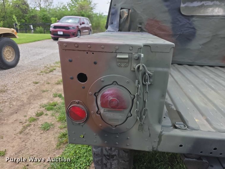 image for item FI1000 1990 AM General M998 Humvee SUV